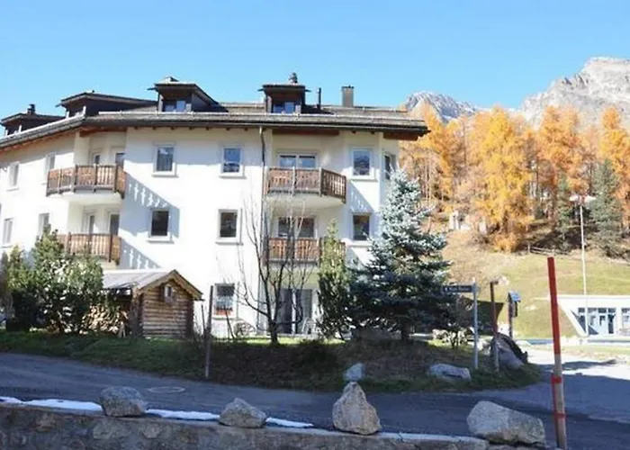 Apartamento Chesa Sunasain V7 By Interhome